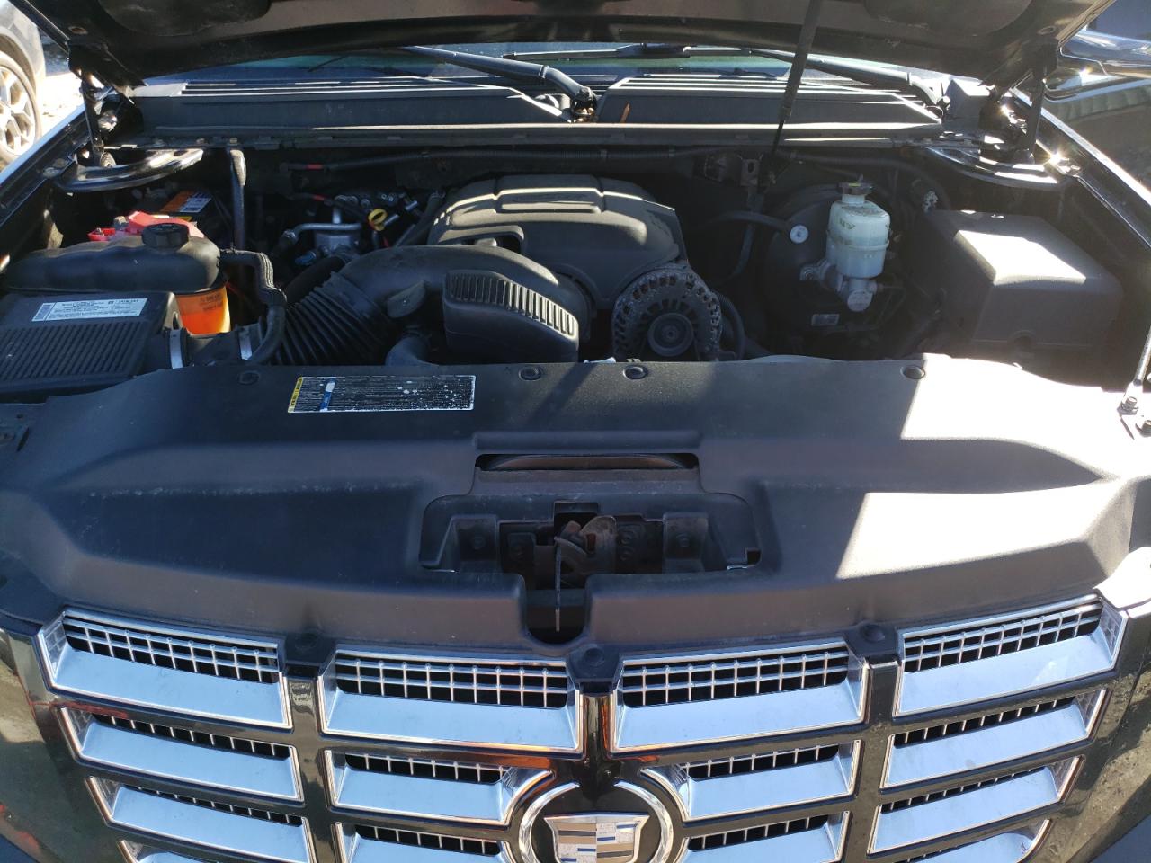 2008 Cadillac Escalade - Image 12