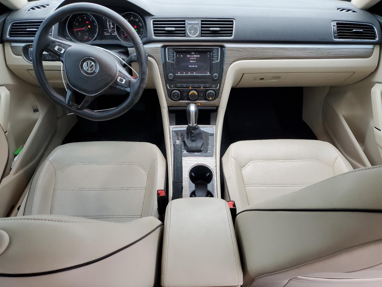 2016 Volkswagen Passat - Image 8