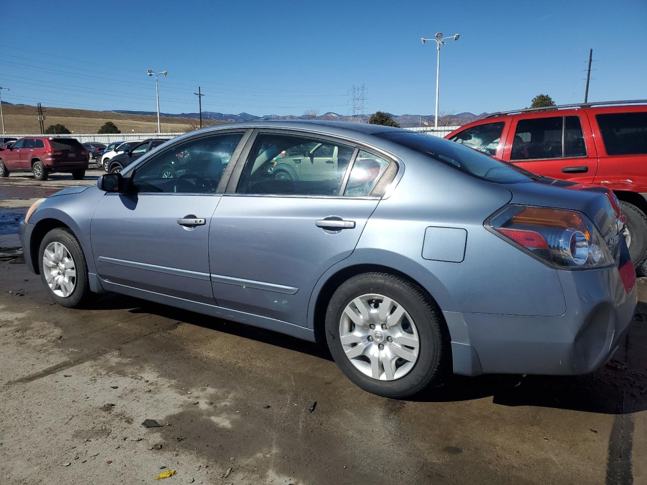 2010 Nissan Altima - Image 2