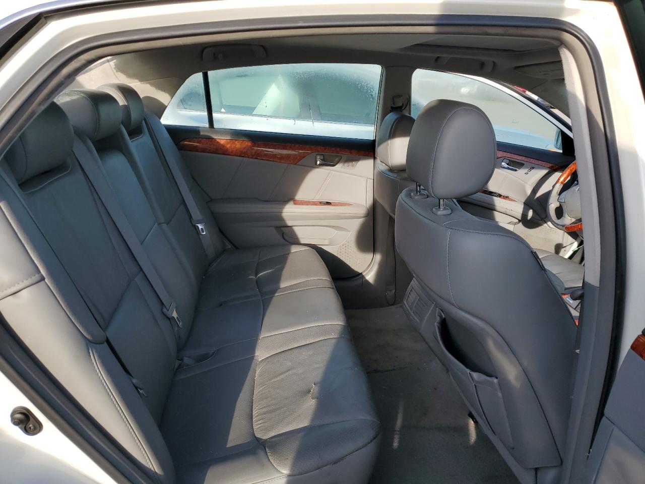 2007 Toyota Avalon - Image 10