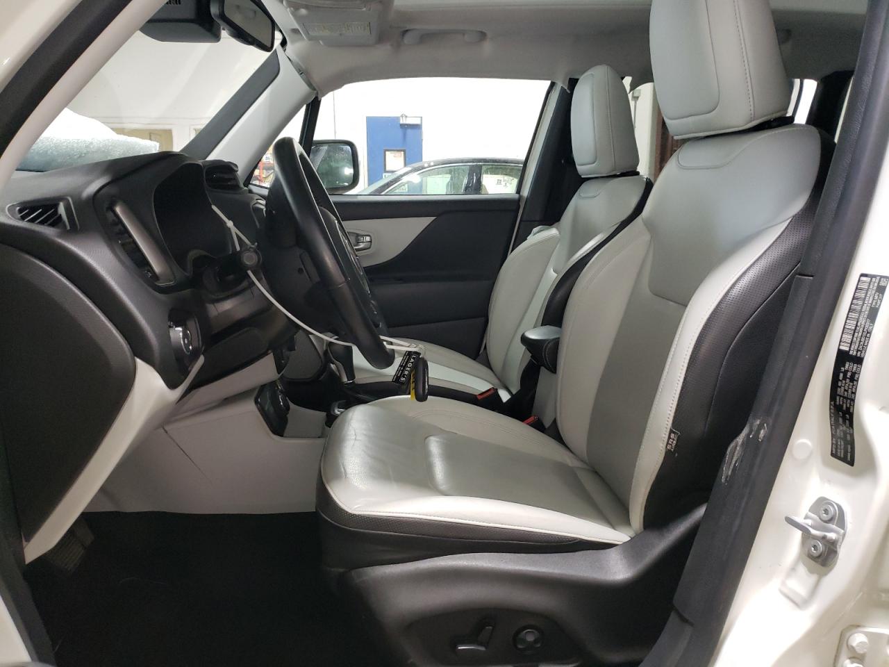 2020 Jeep Renegade - Image 7