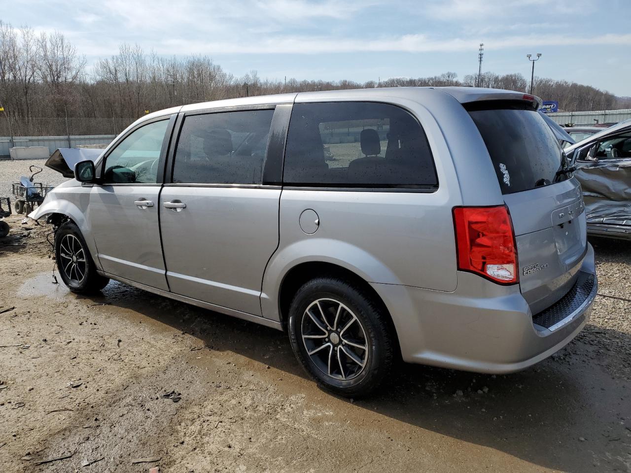 2019 Dodge Caravan - Image 2
