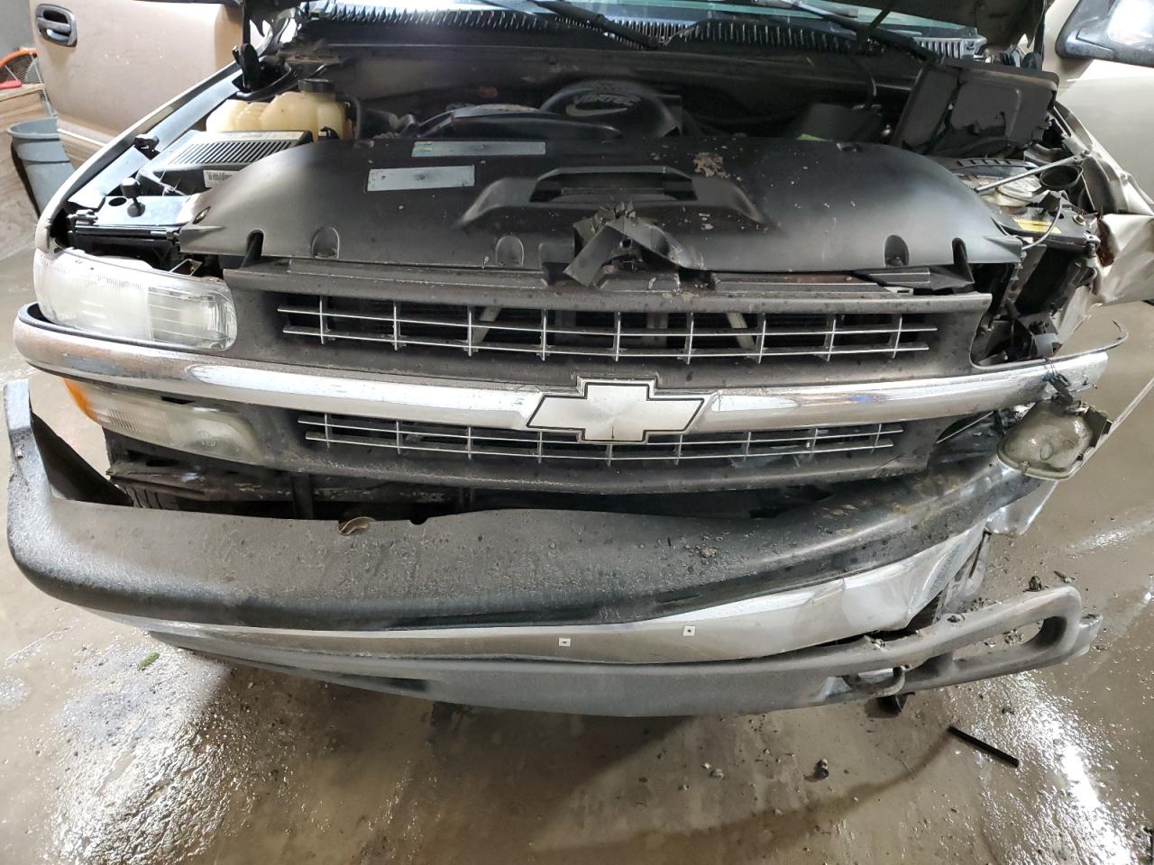 2002 Chevrolet Silverado - Image 11