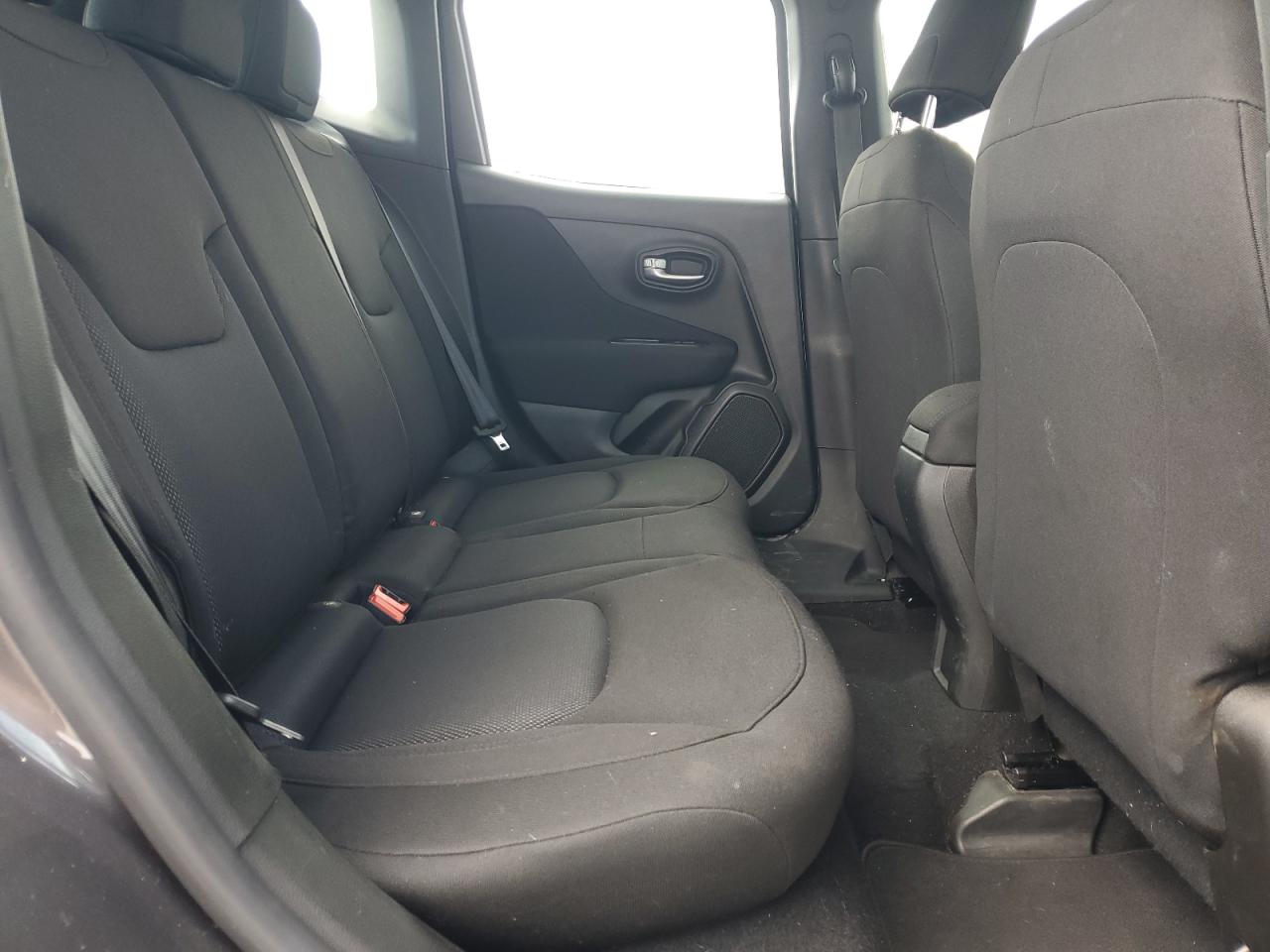 2020 Jeep Renegade - Image 11