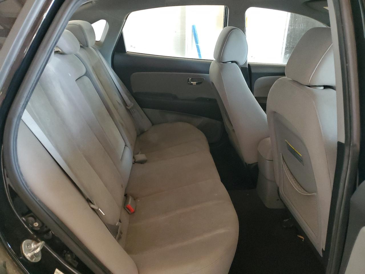 2010 Hyundai Elantra - Image 10
