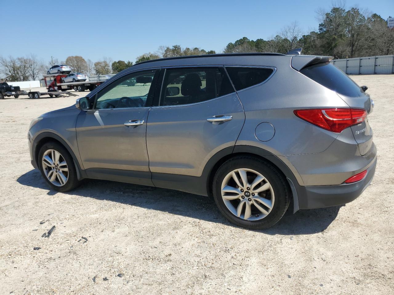 2016 Hyundai Santa Fe - Image 2