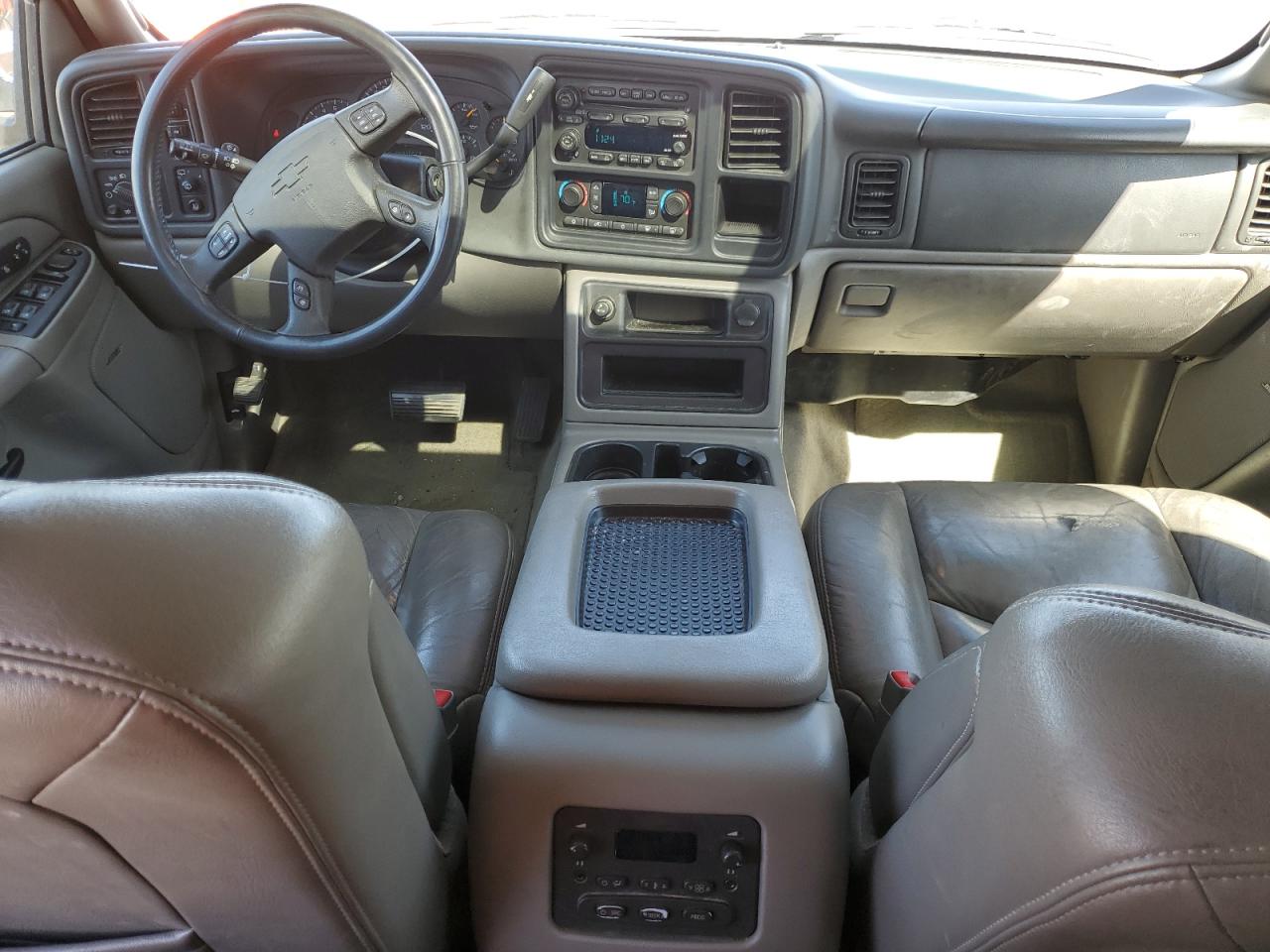 2004 Chevrolet Tahoe - Image 8