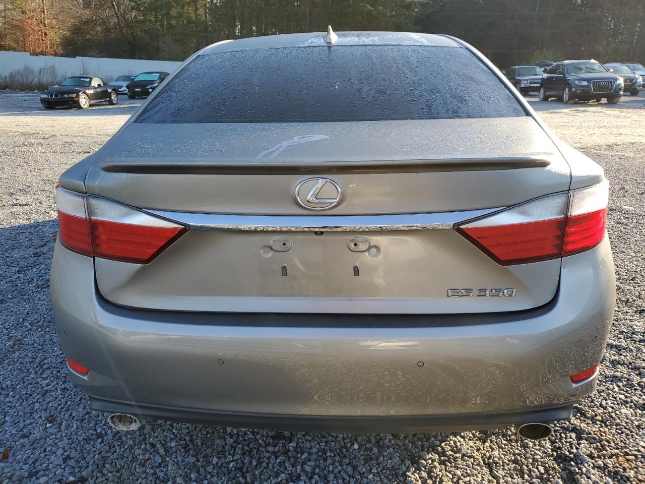 2015 Lexus ES - Image 6