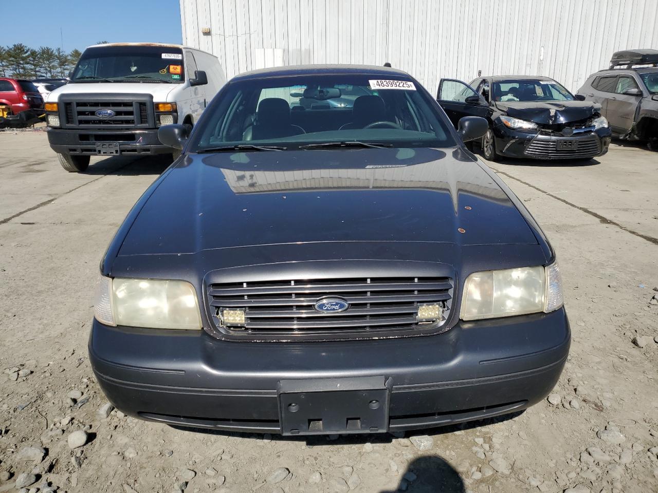 2005 Ford Crown Victoria - Image 5