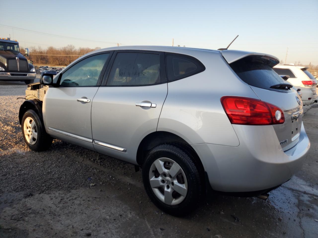 2013 Nissan Rogue - Image 2
