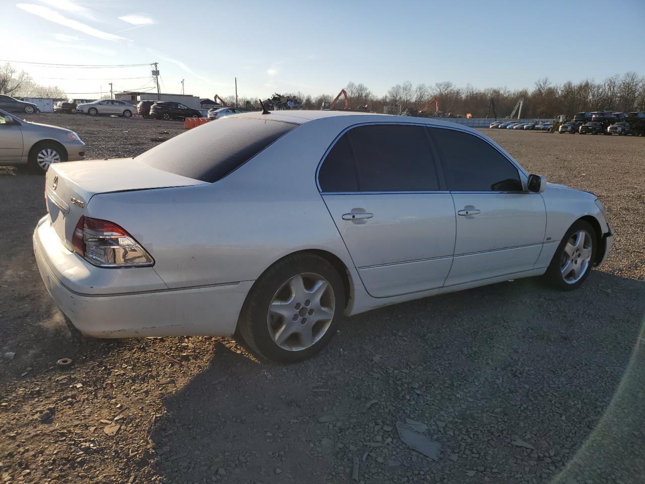2004 Lexus LS - Image 3