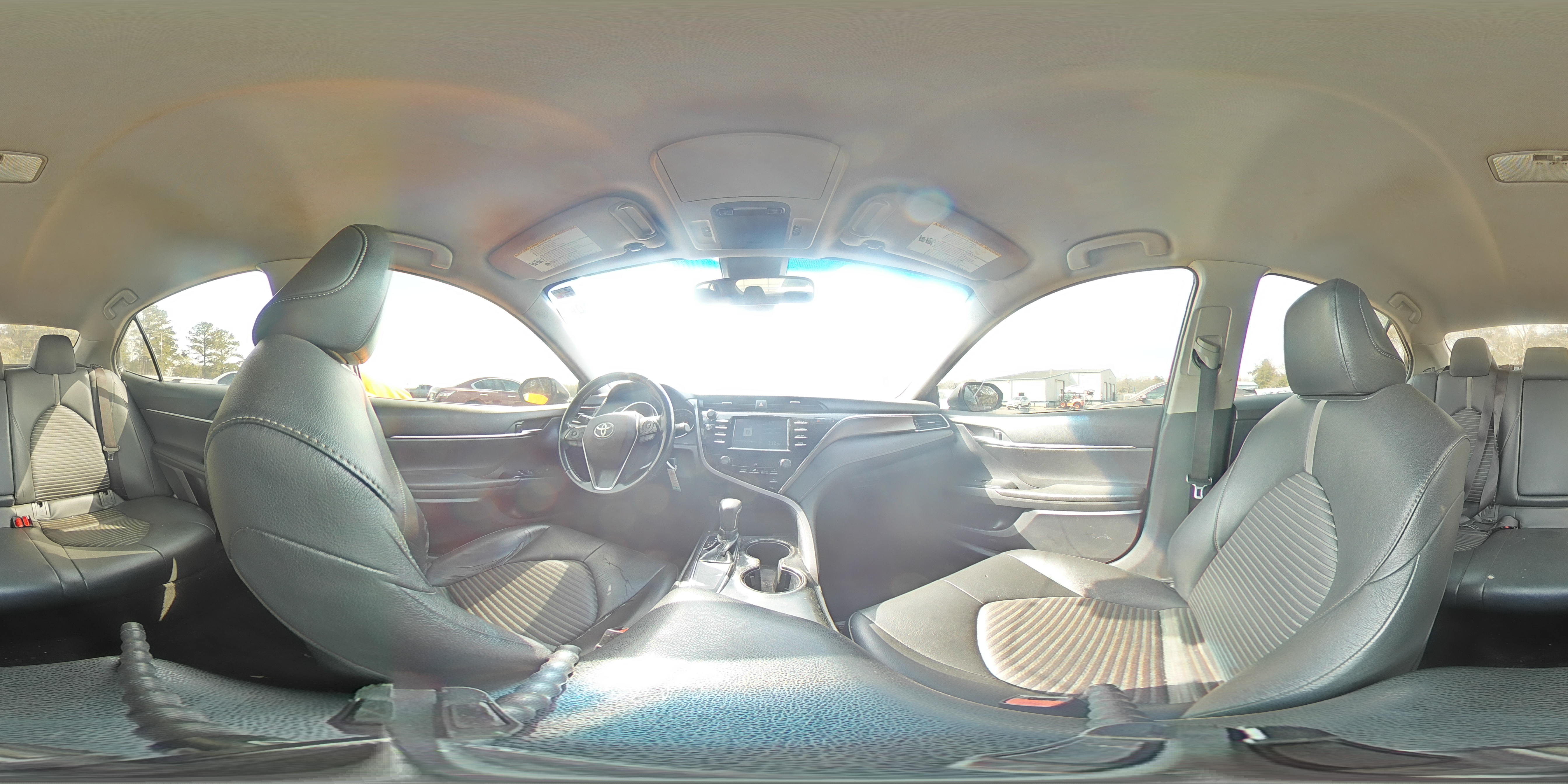 2018 Toyota Camry - Image 14
