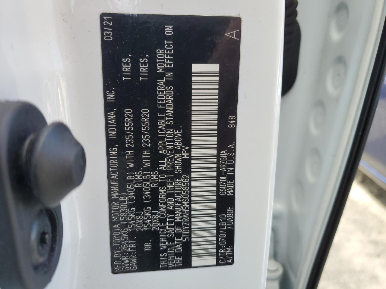 2021 Toyota Highlander - Image 13
