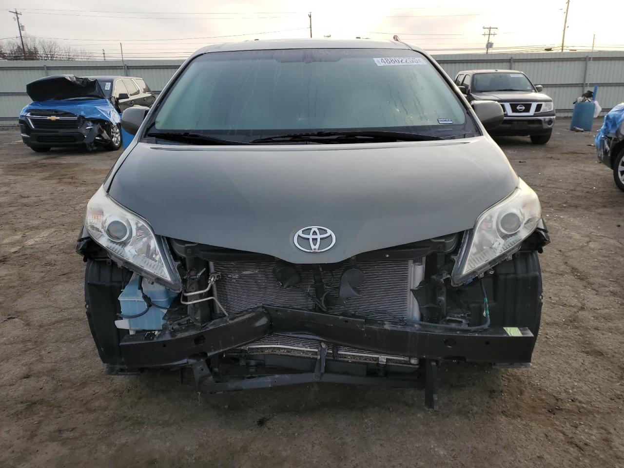 2012 Toyota Sienna - Image 5