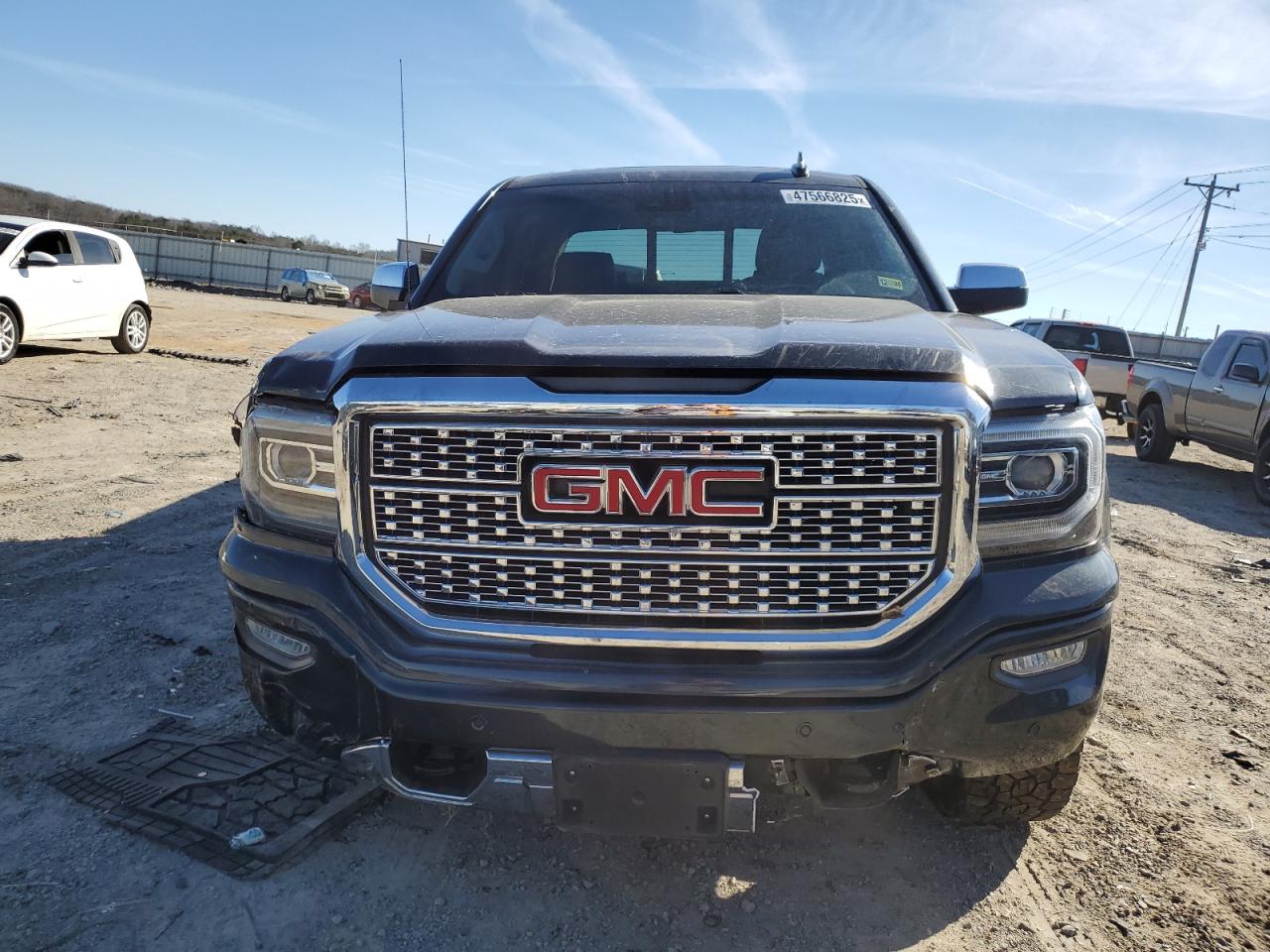 2017 GMC Sierra - Image 5