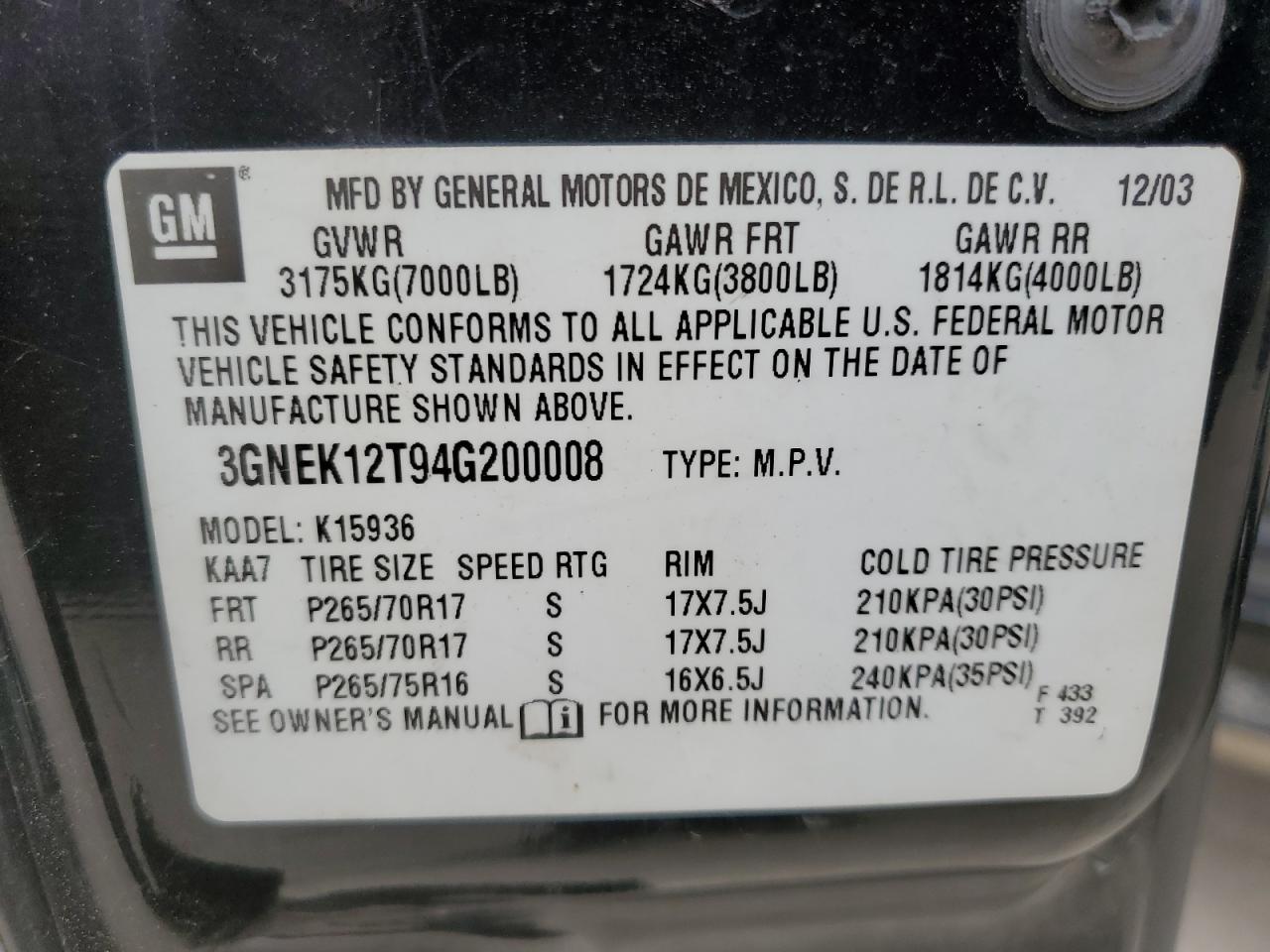 2004 Chevrolet Avalanche - Image 12
