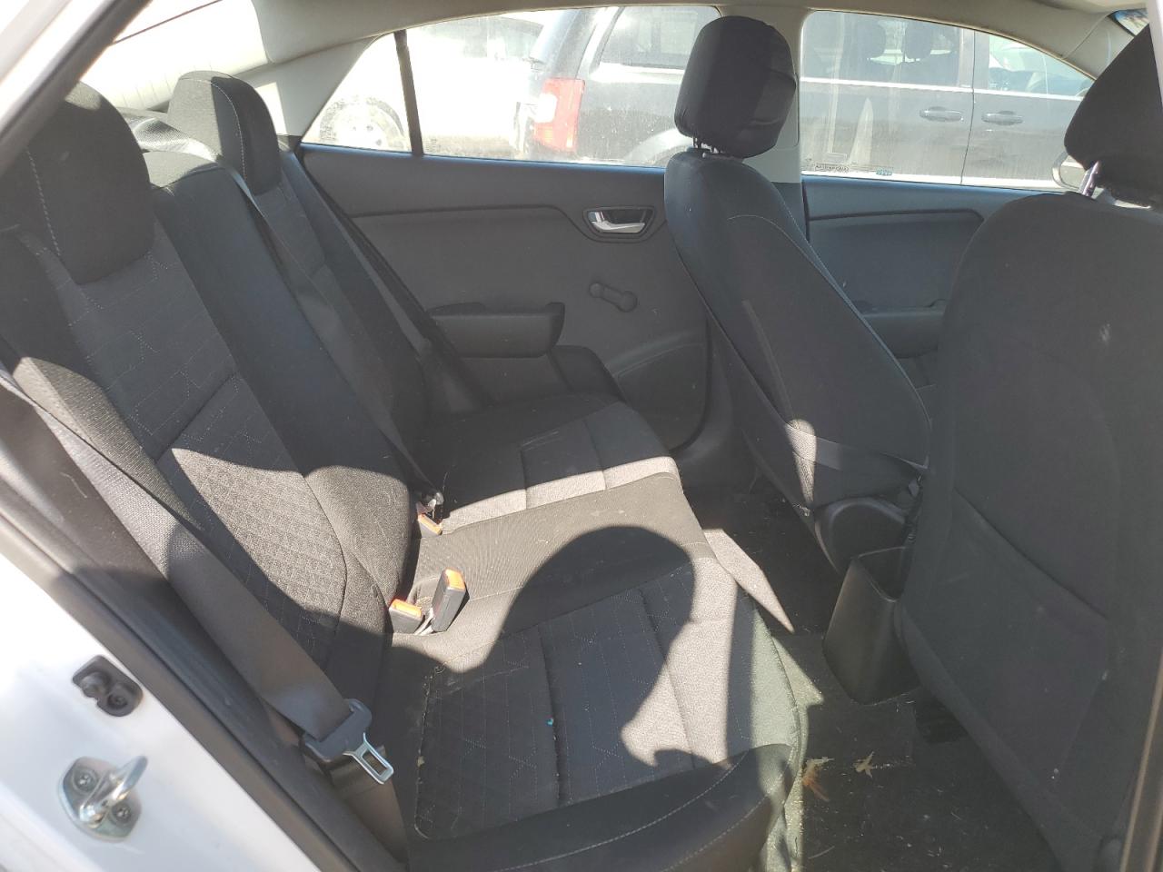2018 Kia Rio - Image 10