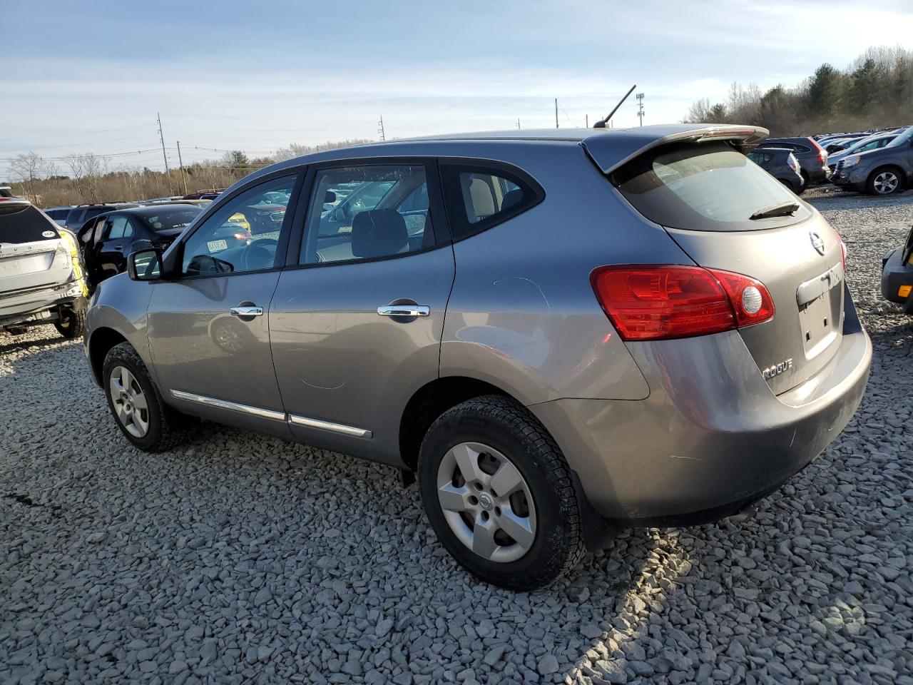 2011 Nissan Rogue - Image 2