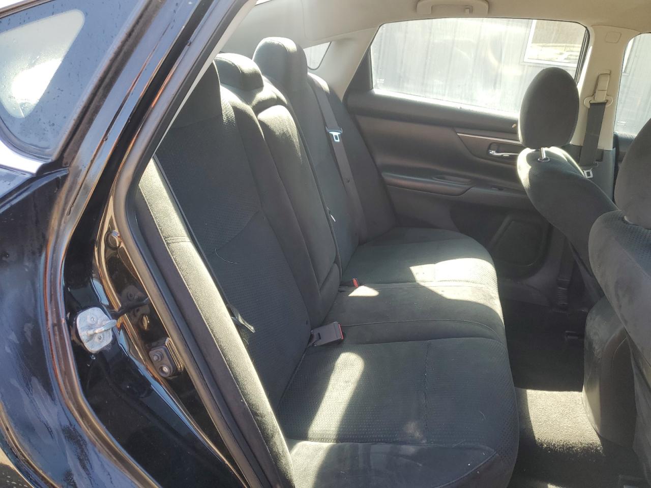 2015 Nissan Altima - Image 10