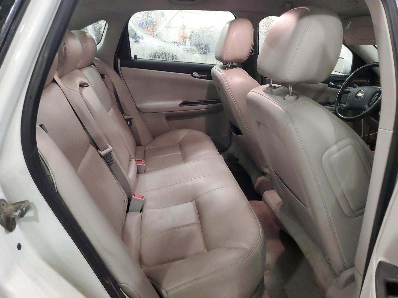 2010 Chevrolet Impala - Image 10