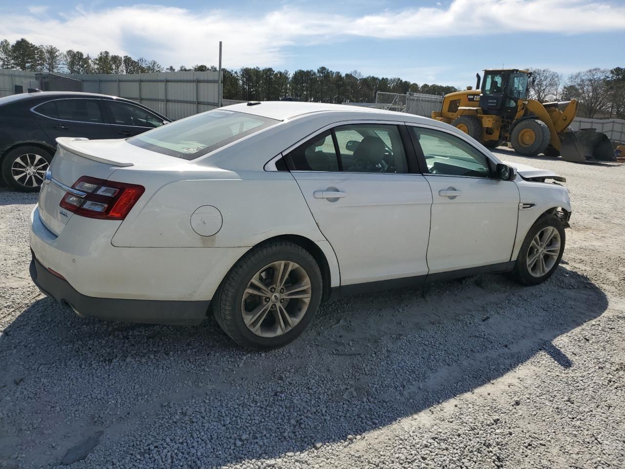 2015 Ford Taurus - Image 3