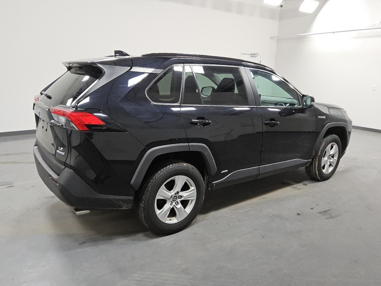 2021 Toyota RAV 4 - Image 3