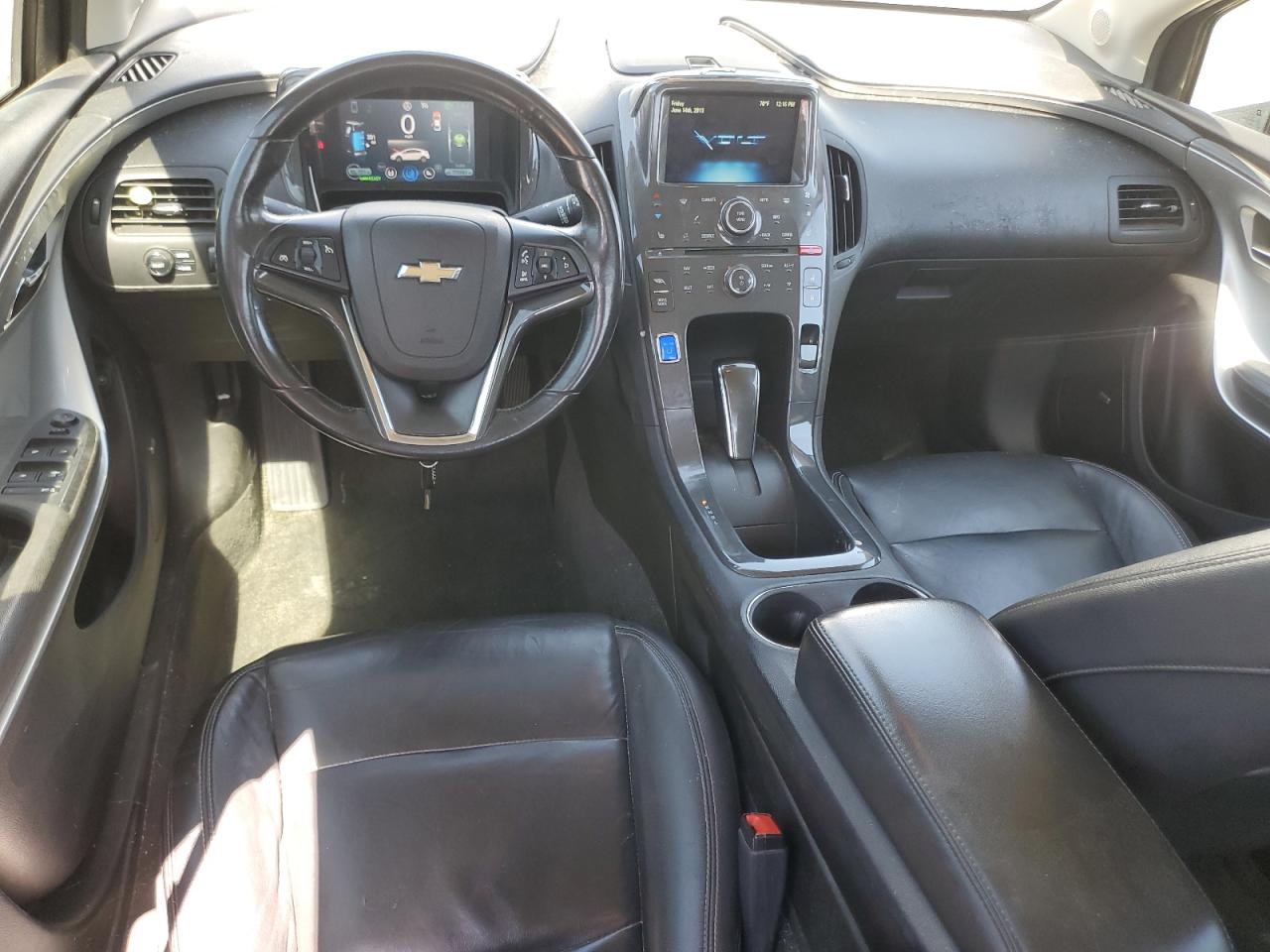 2013 Chevrolet Volt - Image 8