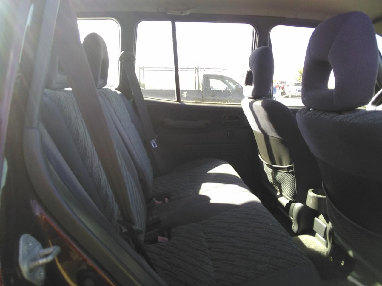 2000 Toyota RAV 4 - Image 11