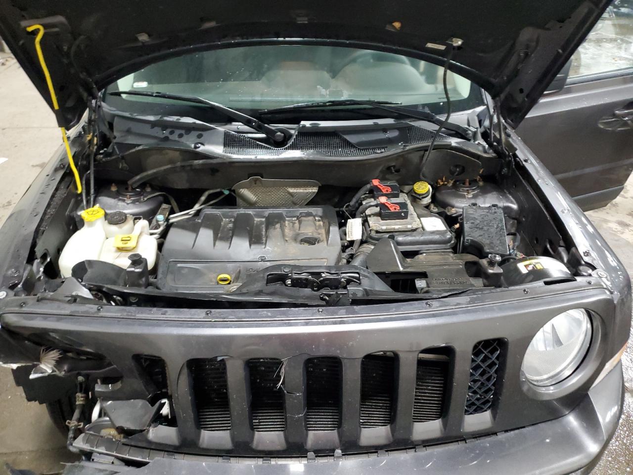 2015 Jeep Liberty (Patriot) - Image 13