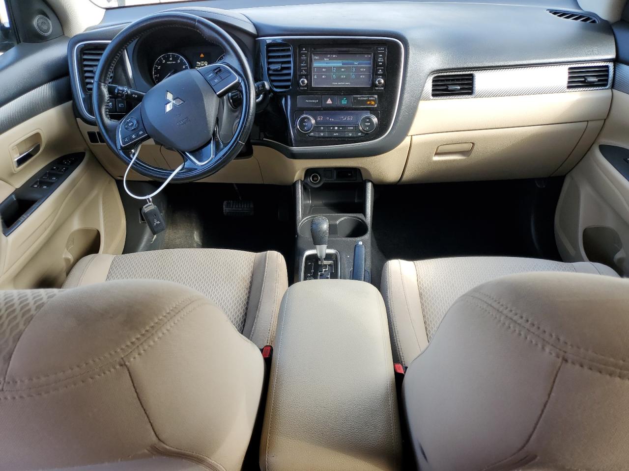 2016 Mitsubishi Outlander - Image 8