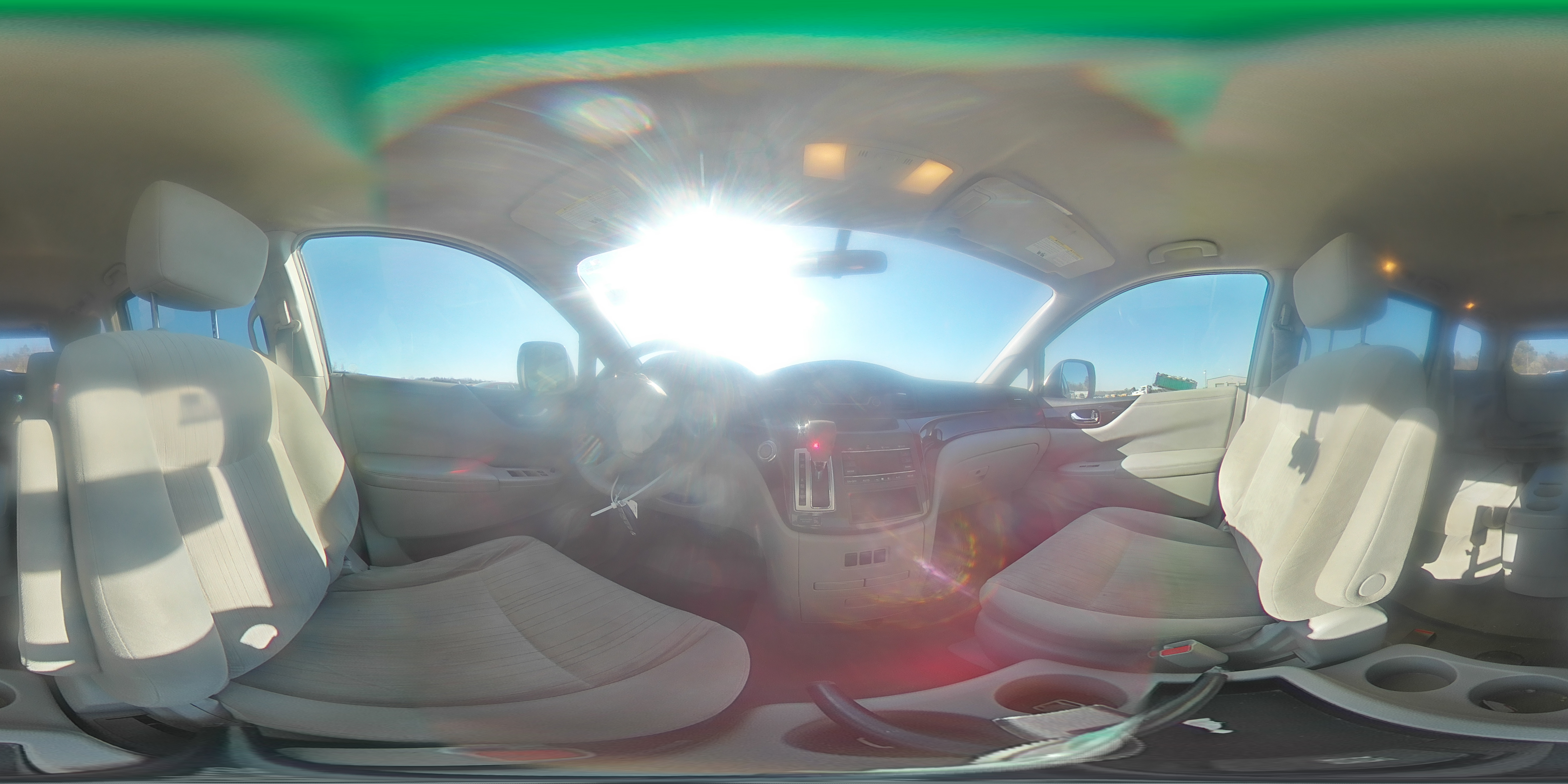 2015 Nissan Quest - Image 13