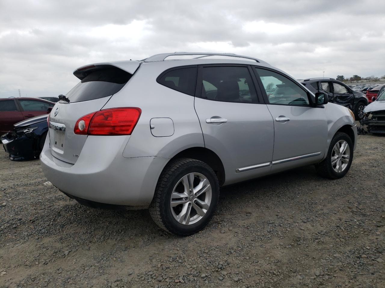 2015 Nissan Rogue - Image 3