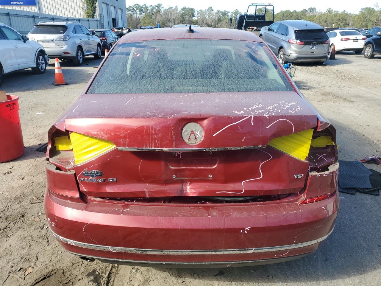 2017 Volkswagen Passat - Image 6