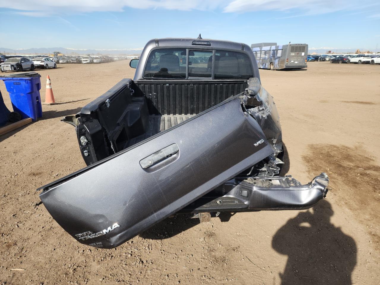 2015 Toyota Tacoma - Image 6