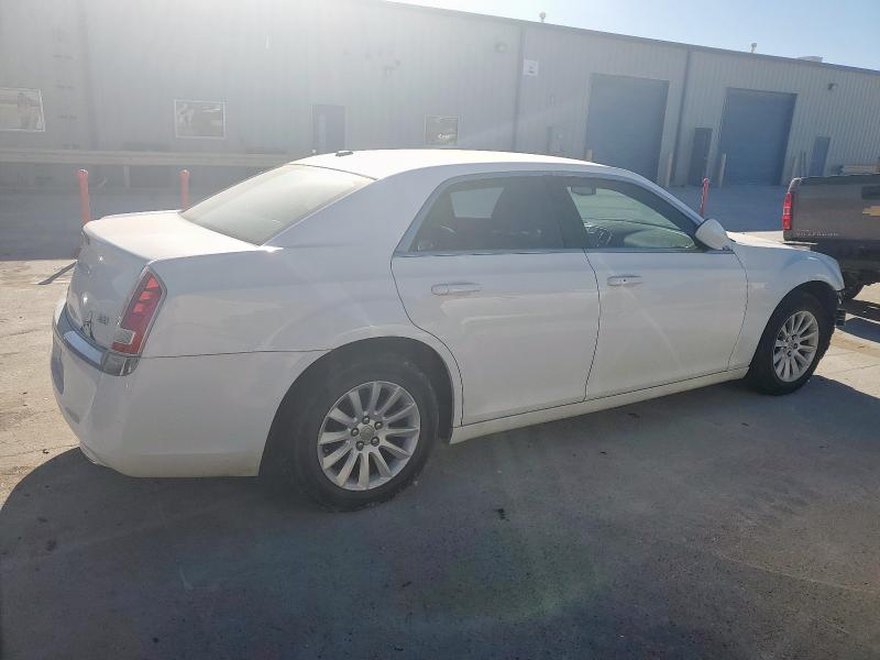  CHRYSLER 300 2013 White