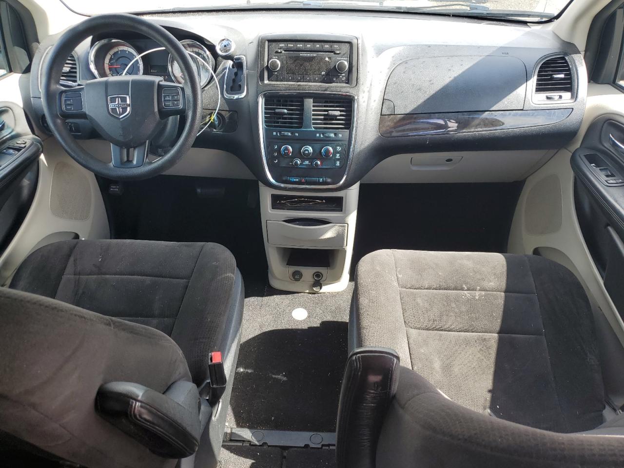 2013 Dodge Caravan - Image 8