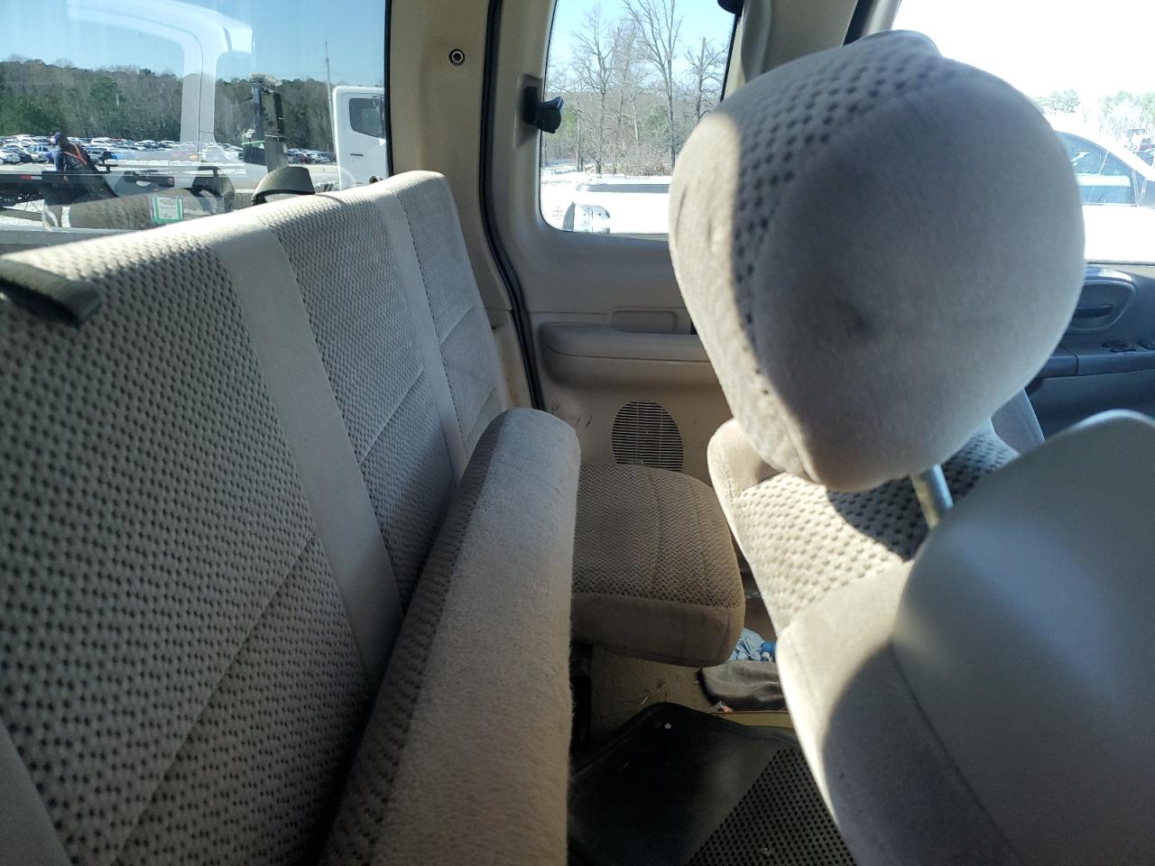 2001 Ford F-150 - Image 10
