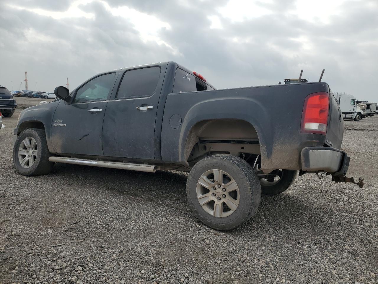 2013 GMC Sierra - Image 2