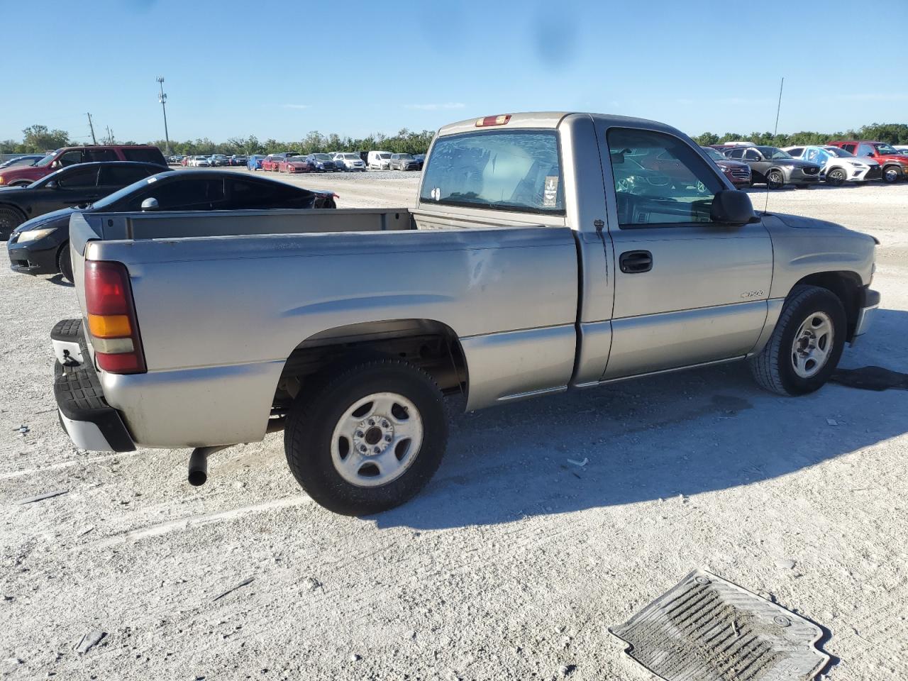 2000 Chevrolet Silverado - Image 3