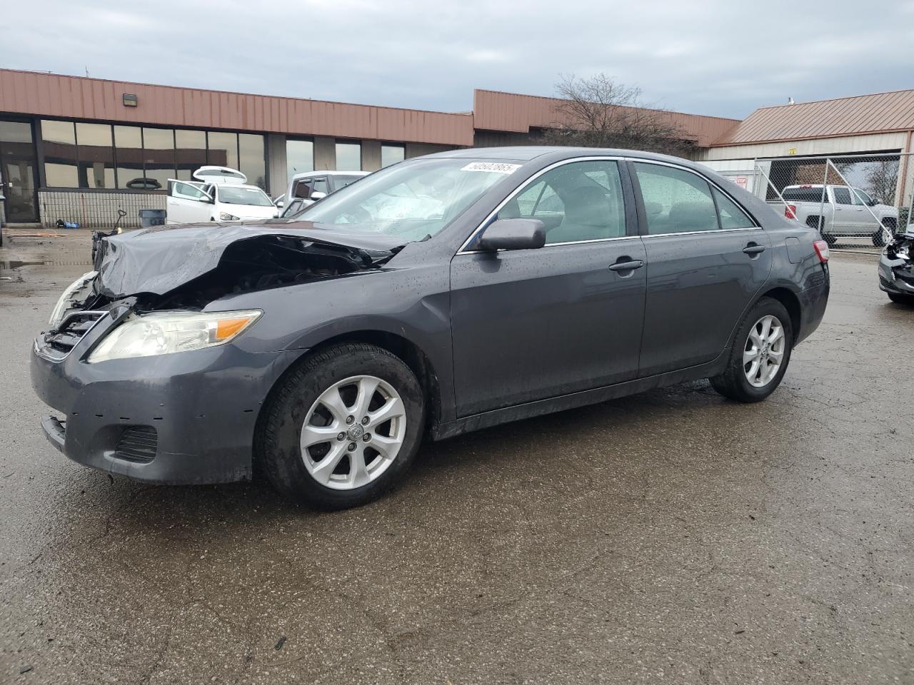 2011 Toyota Camry Base for Sale in Fort Wayne, IN - Front End