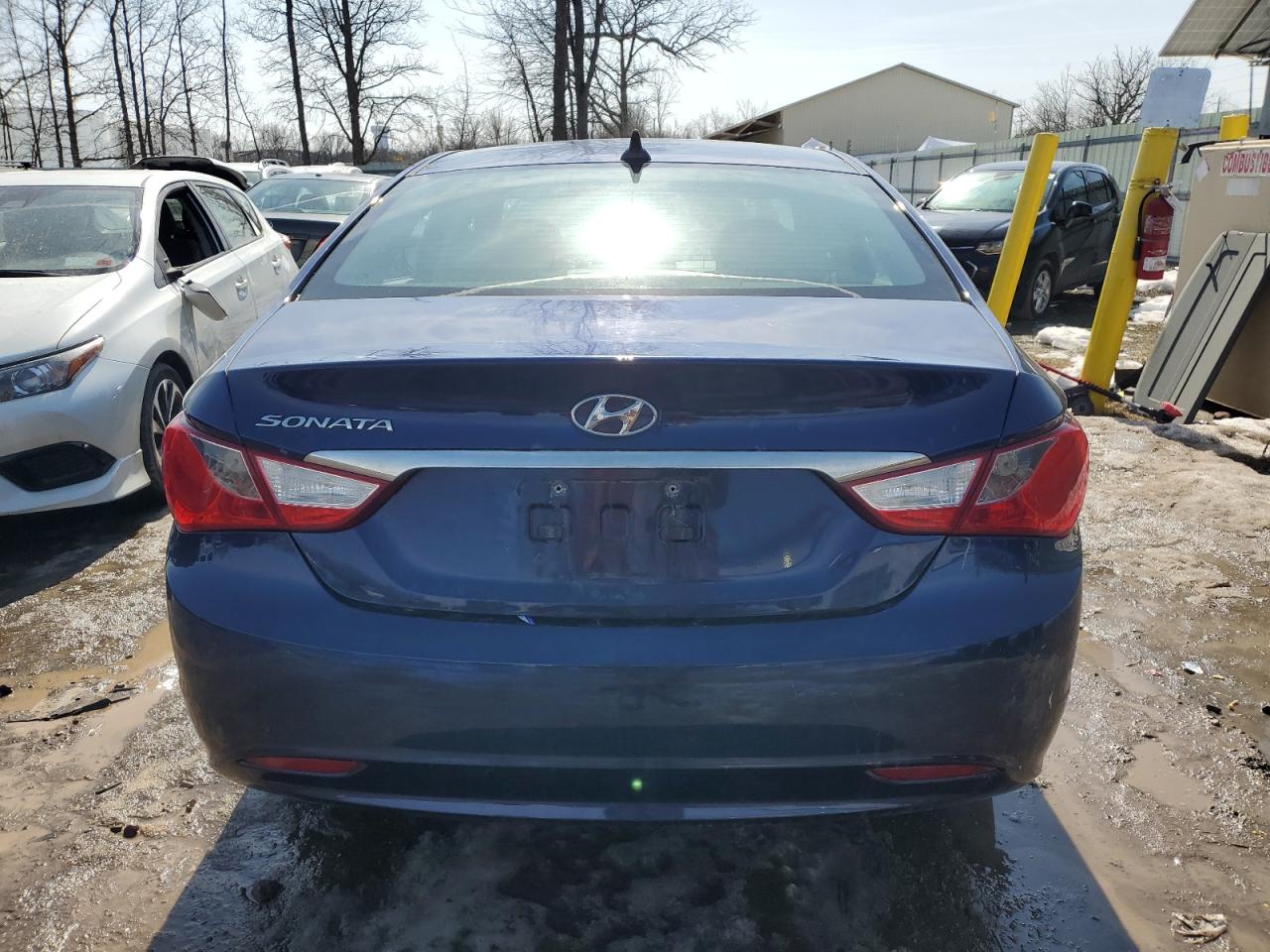2011 Hyundai Sonata - Image 6