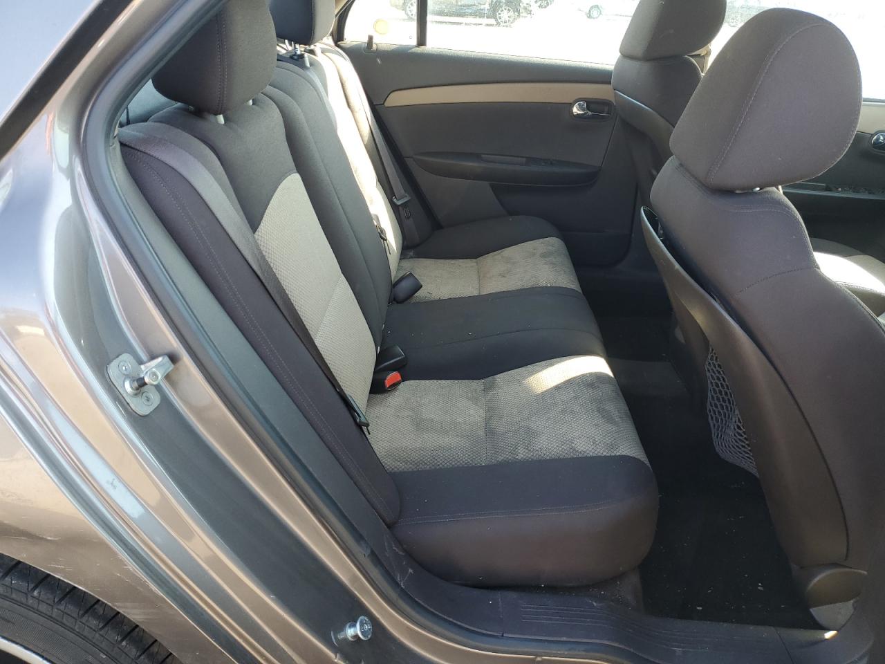 2010 Chevrolet Malibu - Image 10