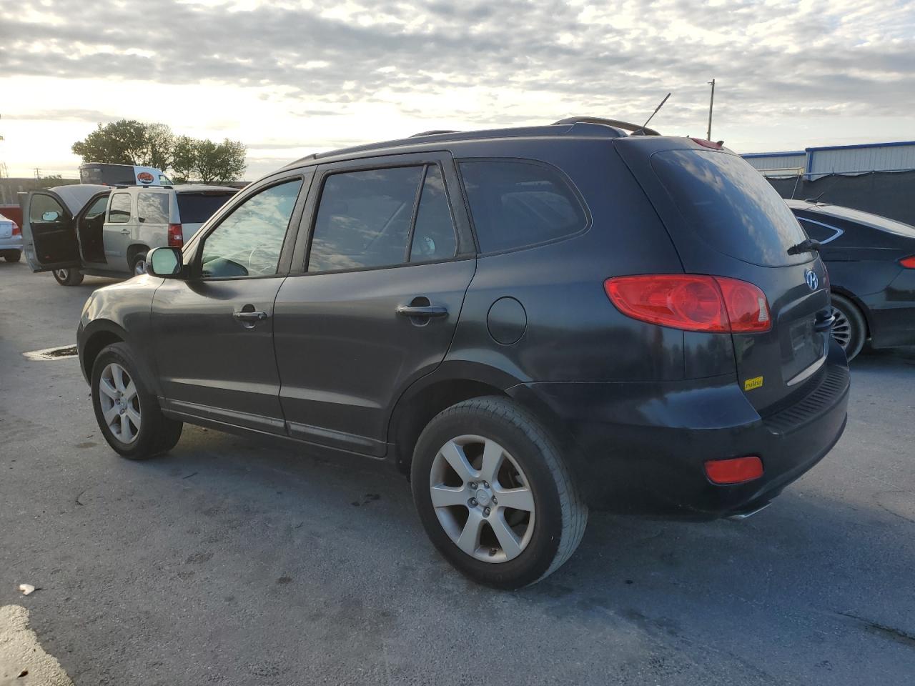 2007 Hyundai Santa Fe - Image 2