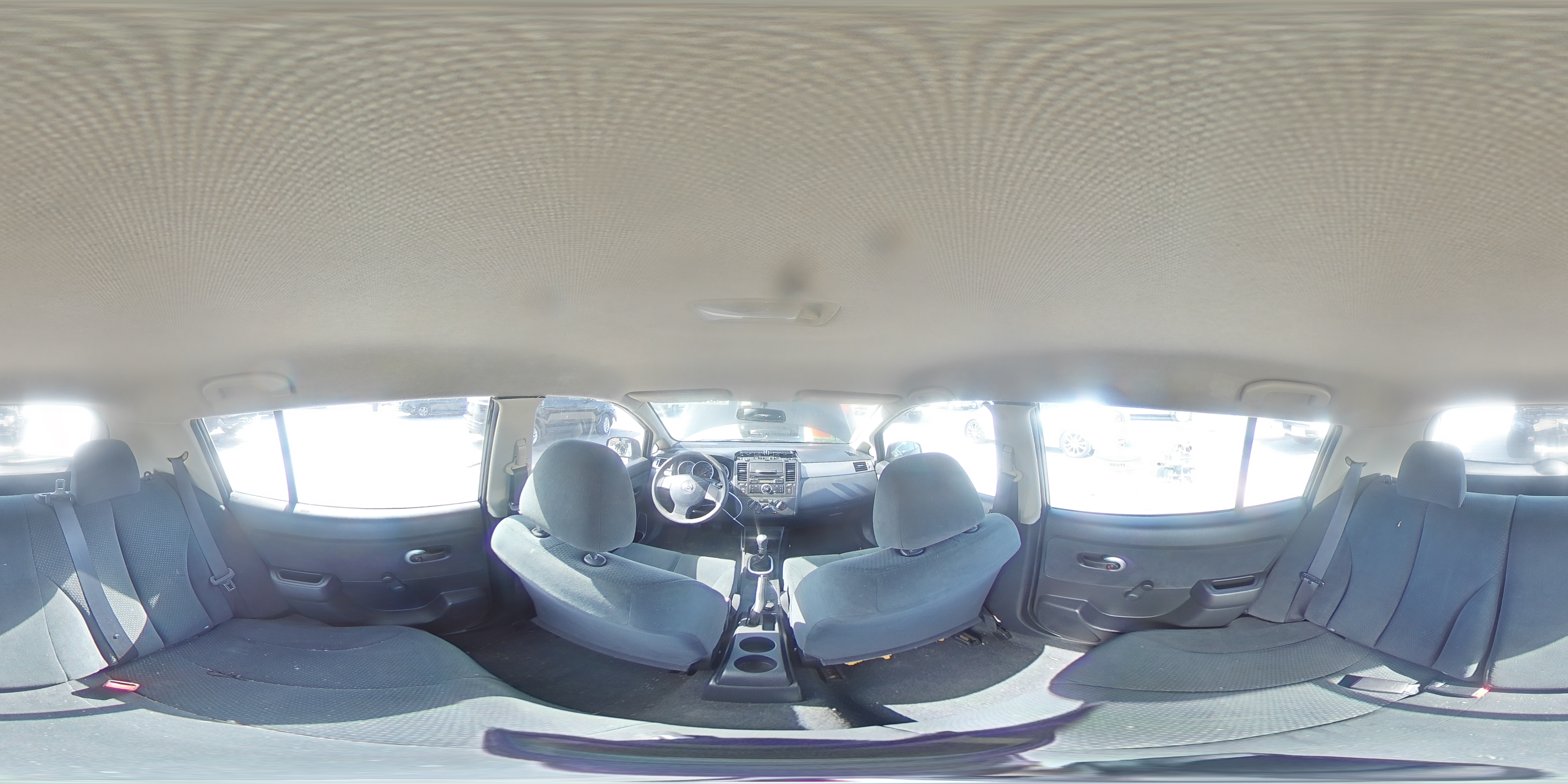 2011 Nissan Versa - Image 14