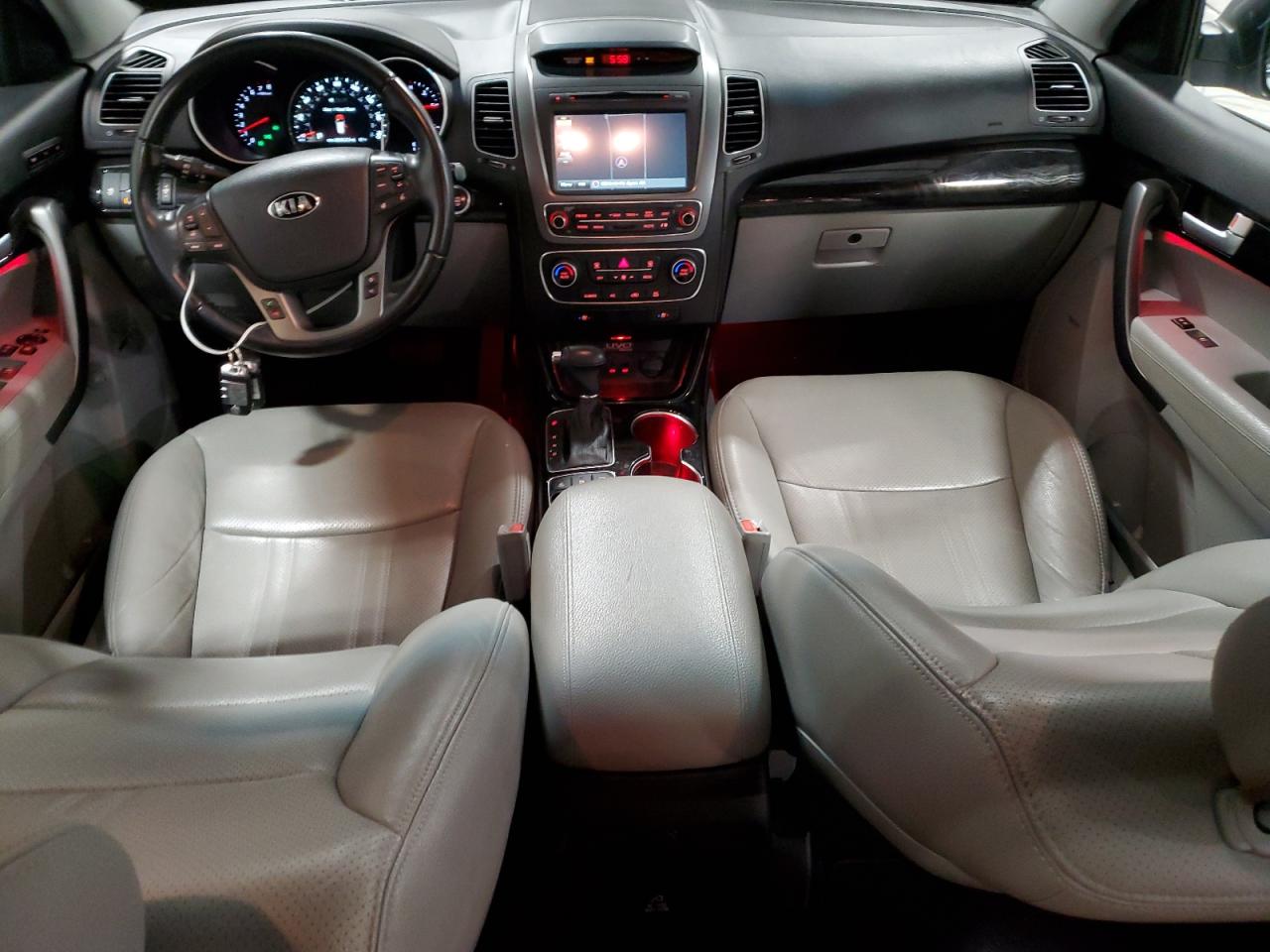 2015 Kia Sorento - Image 8