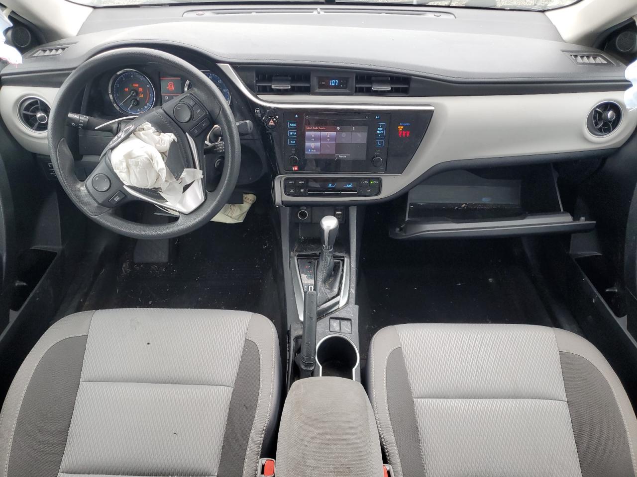 2019 Toyota Corolla L VIN: 2T1BURHE5KC136330 Lot: 48595785