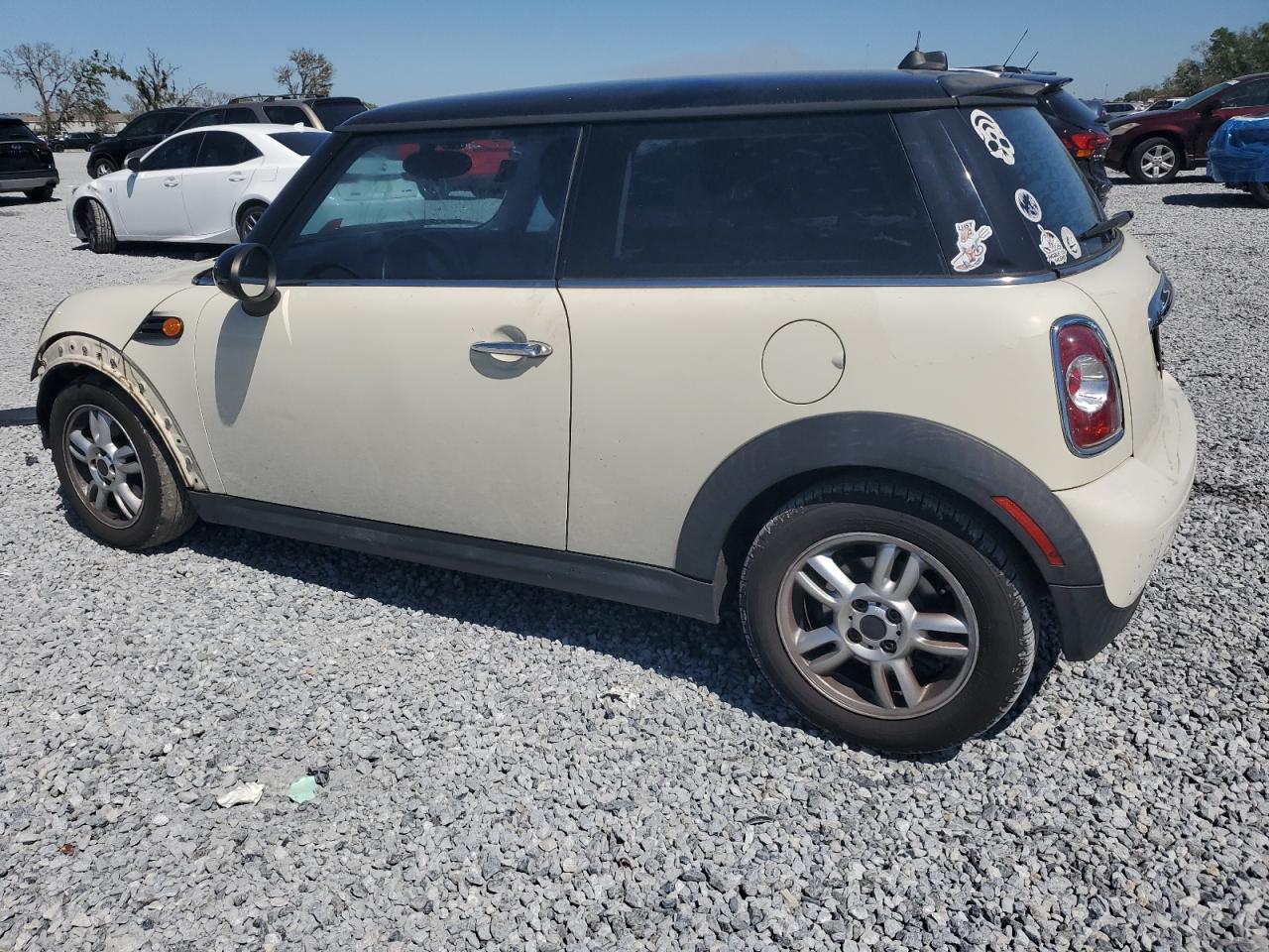 2011 MINI Cooper - Image 2