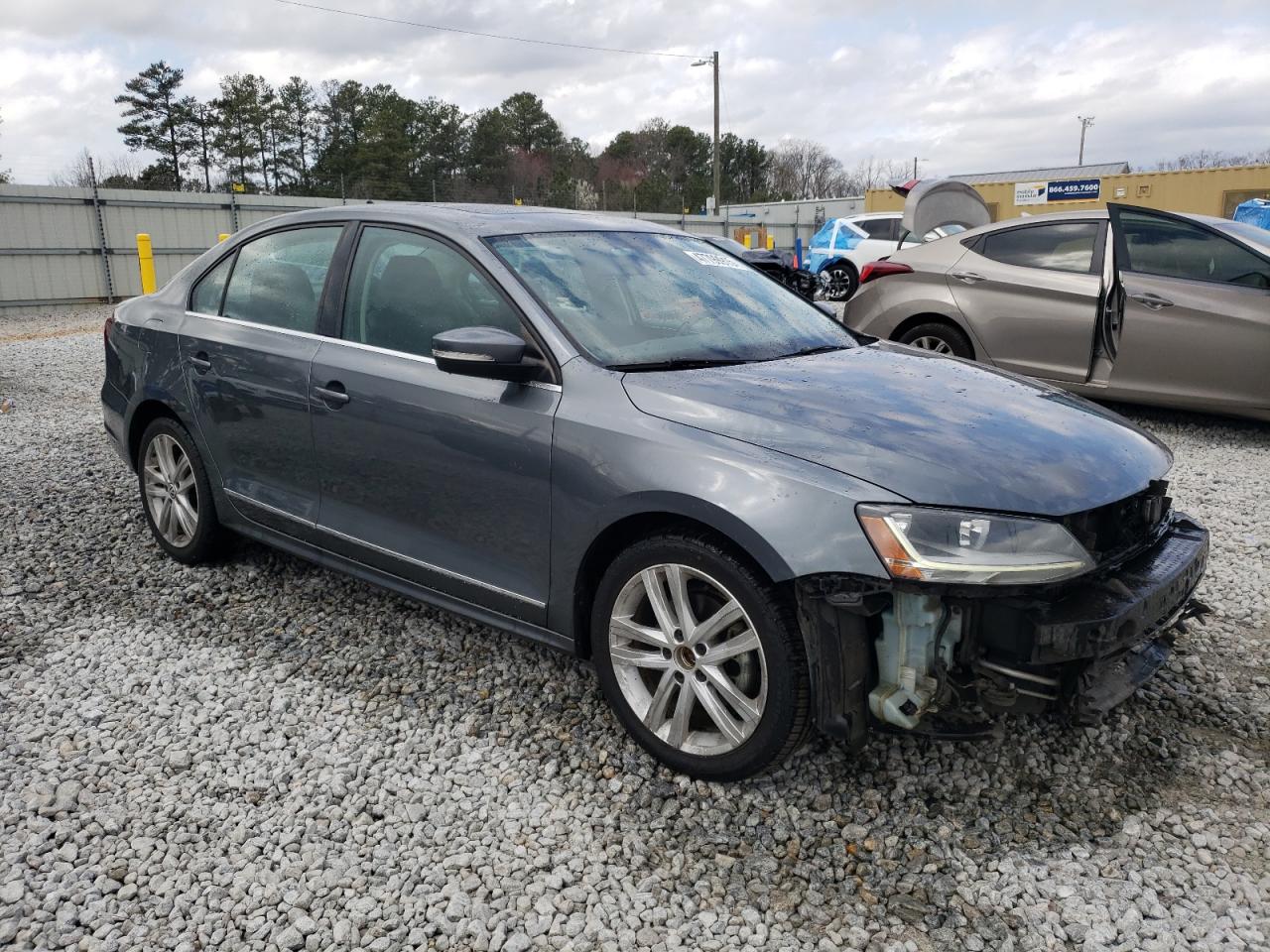 2017 Volkswagen Jetta - Image 4
