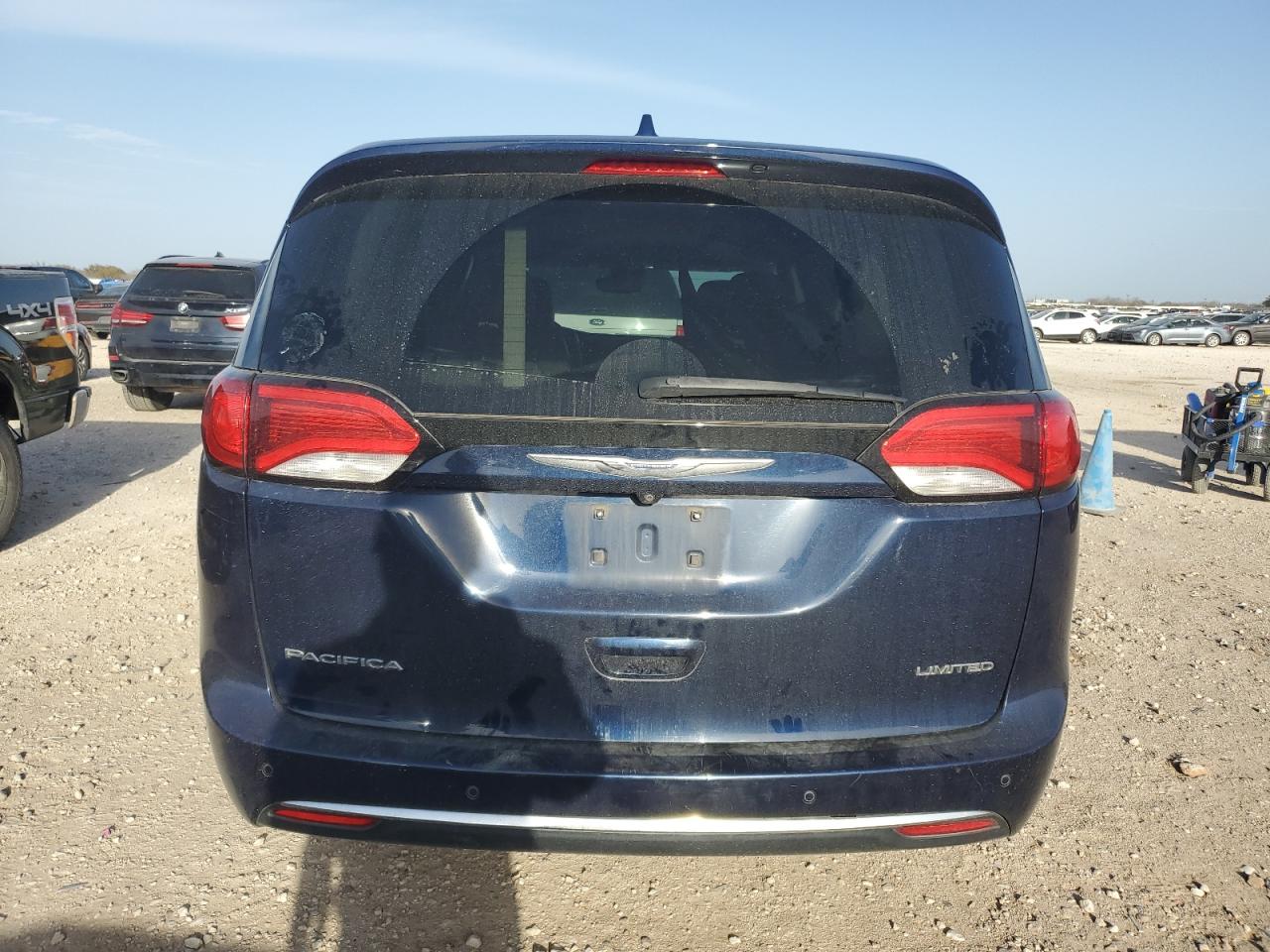 2017 Chrysler Pacifica - Image 6