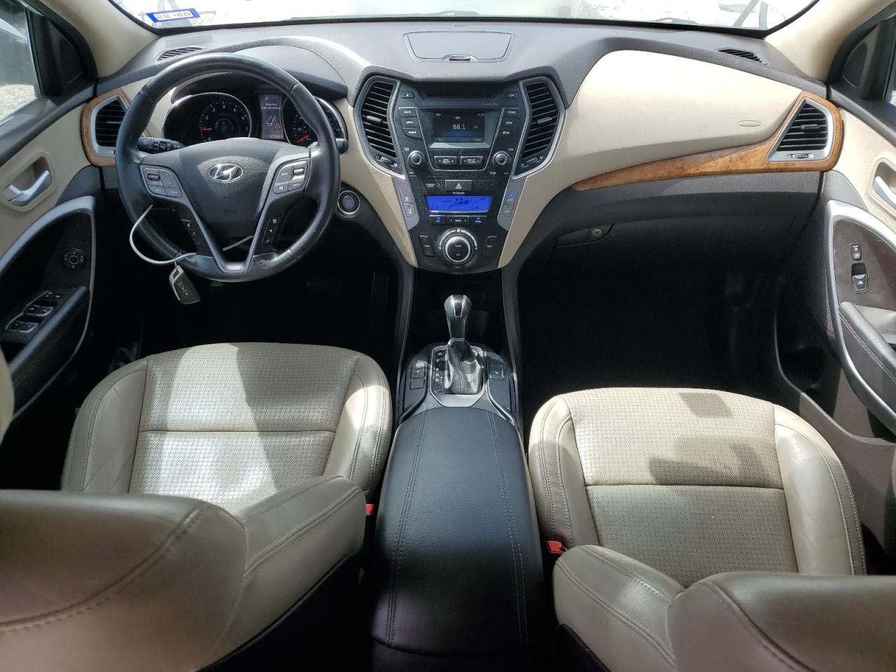 2015 Hyundai Santa Fe - Image 8